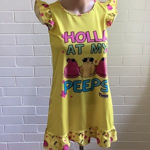 Peeps nightgown and stuffed toys😴
